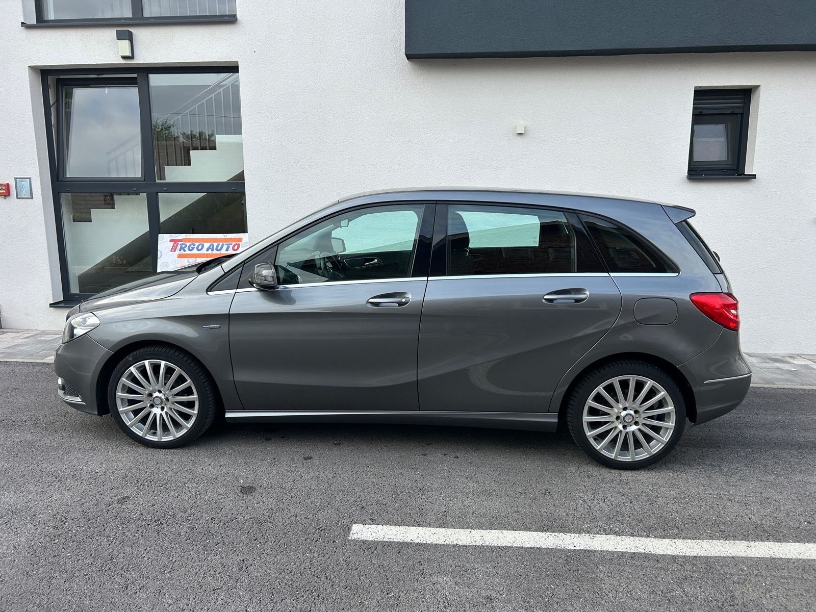 Mercedes-Benz B-klasa 180 CDI *NAVI - KLIMA - ALU18'' - AUTOKREDIT*, fotografija 8