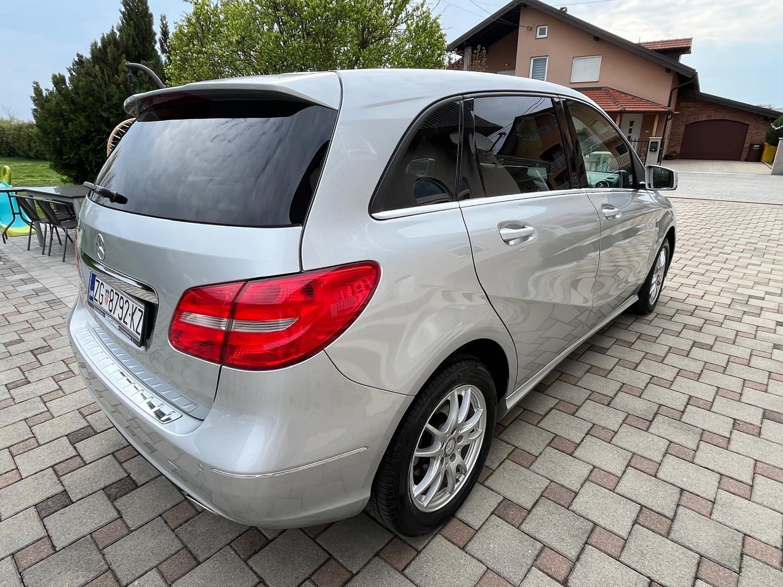 Mercedes-Benz B-klasa 180 CDI, style oprema, kamera, Alu 16” Top, fotografija 5