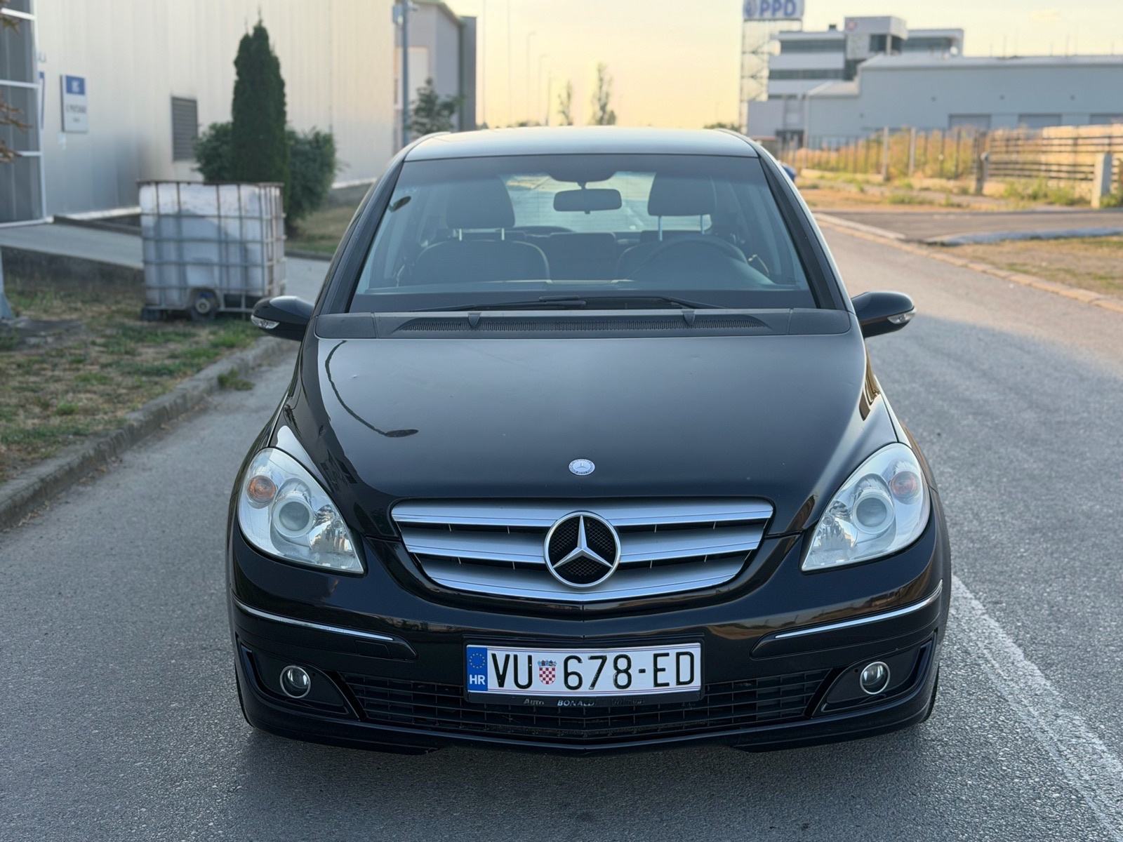 Mercedes-Benz B-klasa 180 CDI, pogled izvana - slika 2