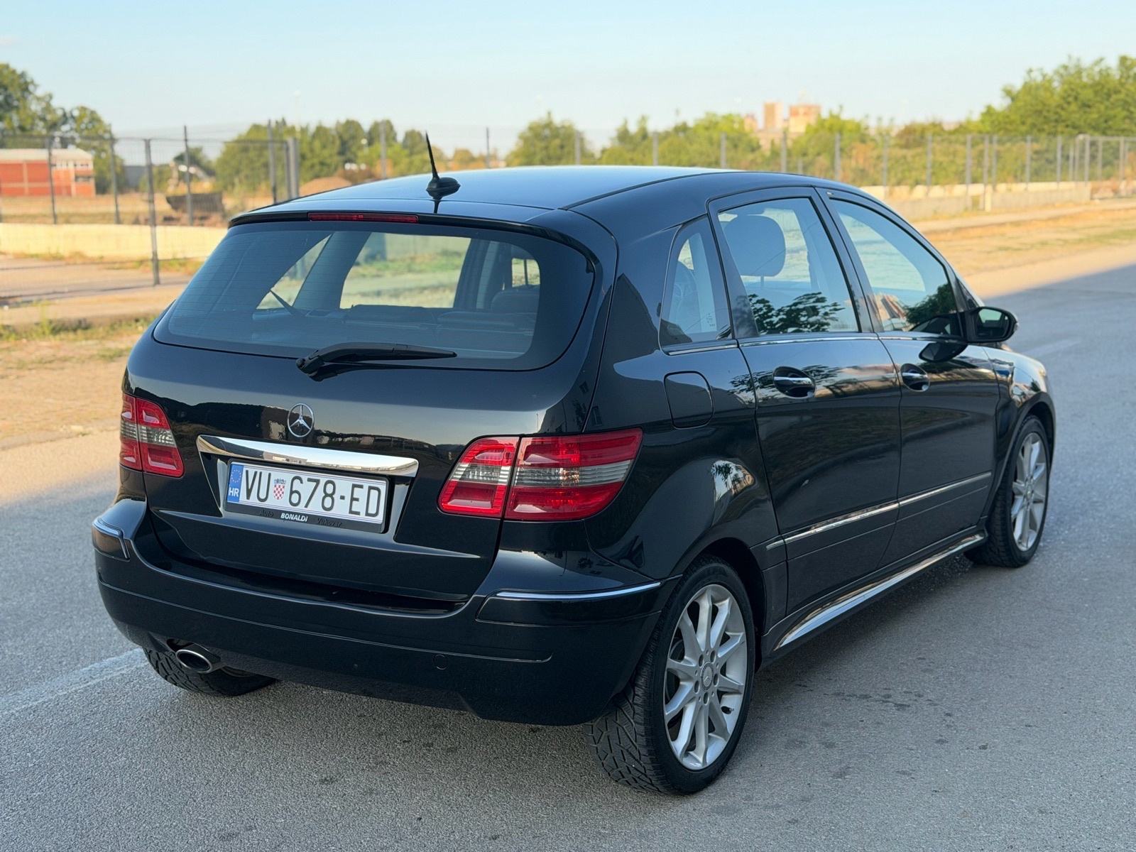 Mercedes-Benz B-klasa 180 CDI, pogled izvana - slika 5