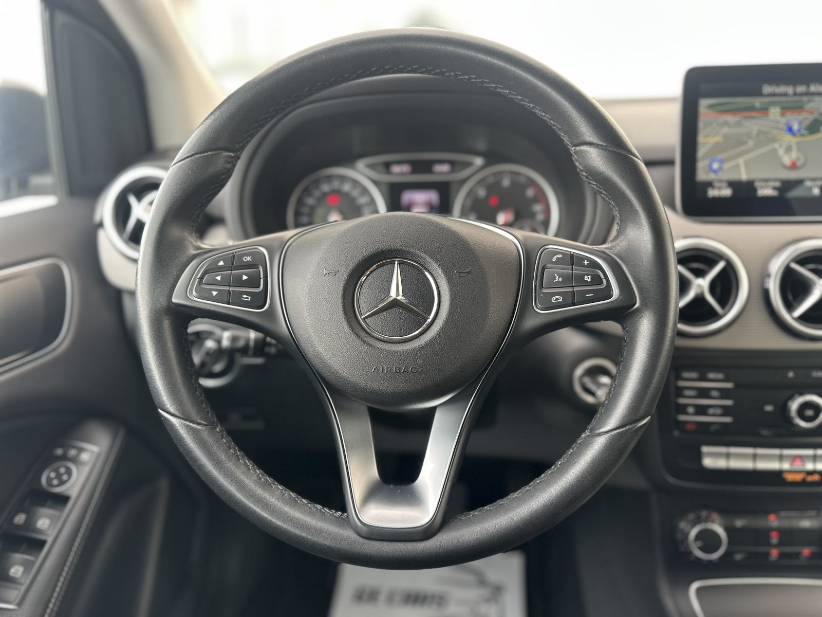 Mercedes-Benz B-klasa 180 D/LED/NAVI/SENZORI/88.630 km, fotografija 14