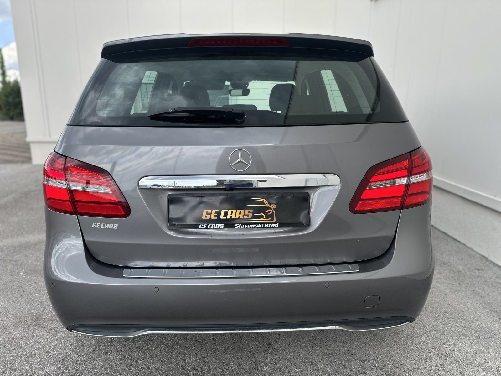 Mercedes-Benz B-klasa 180 D/LED/NAVI/SENZORI/88.630 km, pogled izvana - slika 4