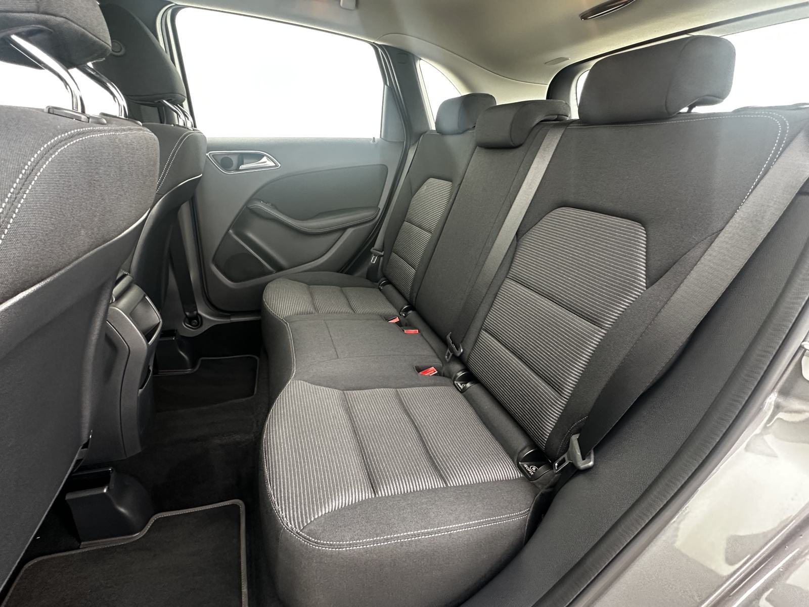 Mercedes-Benz B-klasa 180 D/LED/NAVI/SENZORI/88.630 km, fotografija 10