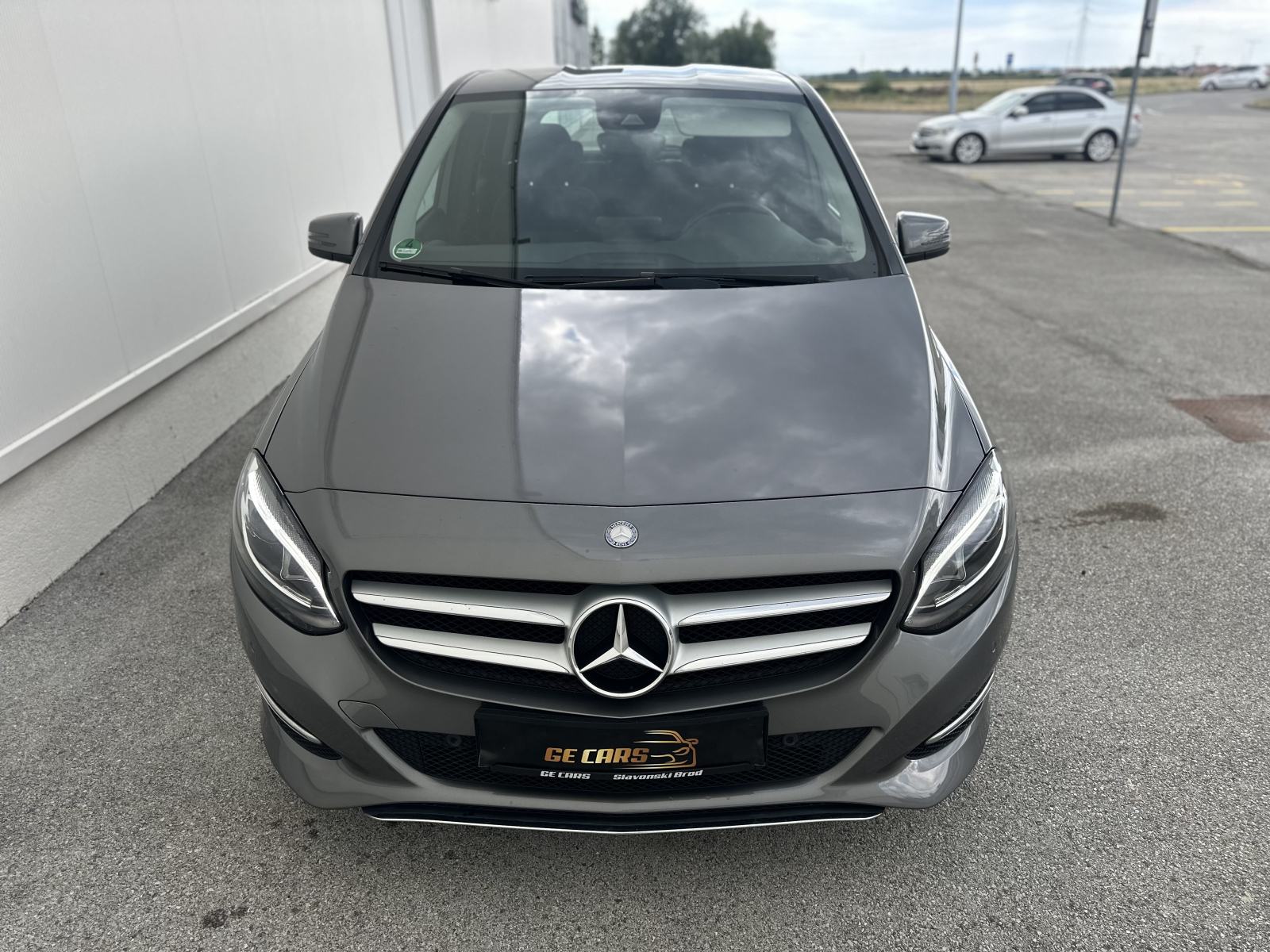 Mercedes-Benz B-klasa 180 D/LED/NAVI/SENZORI/88.630 km, pogled izvana - slika 3
