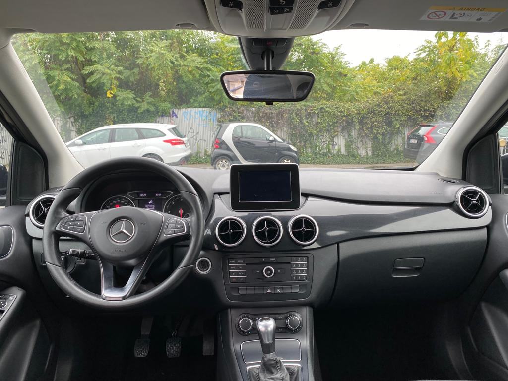 Mercedes-Benz B-klasa 180 d, NAVIGACIJA, KAMERA, 4X GARANCIJA!, fotografija 10