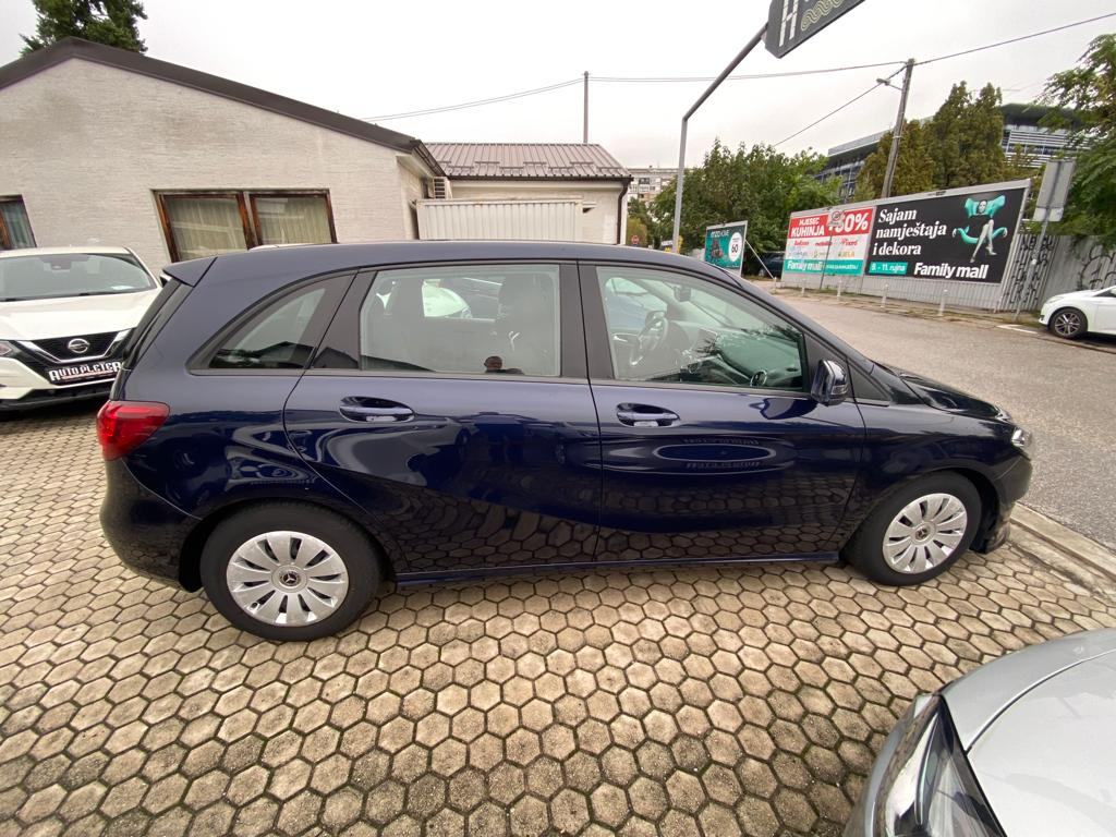 Mercedes-Benz B-klasa 180 d, NAVIGACIJA, KAMERA, 4X GARANCIJA!, fotografija 5