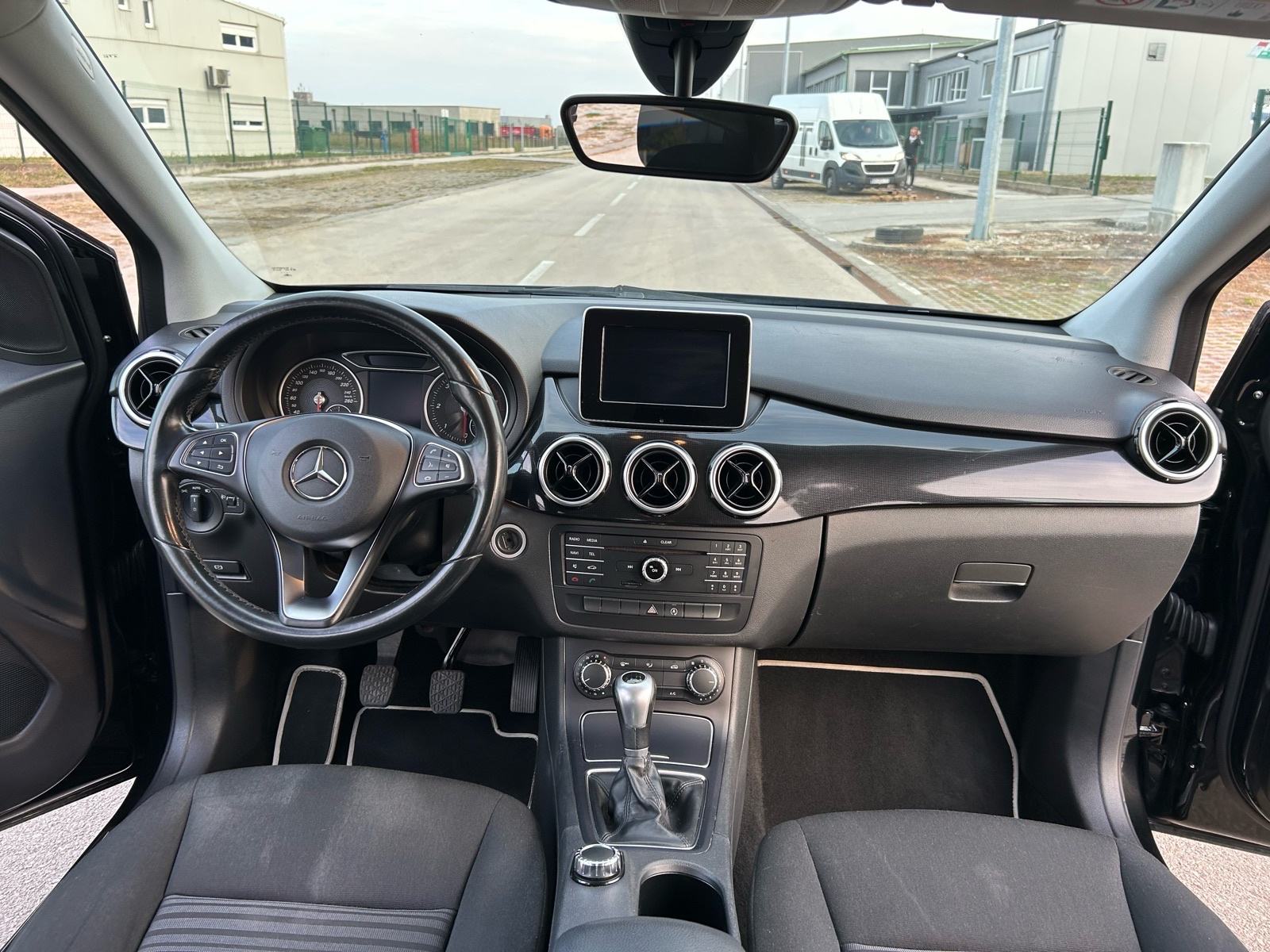 Mercedes-Benz B-klasa 180 d, fotografija 13