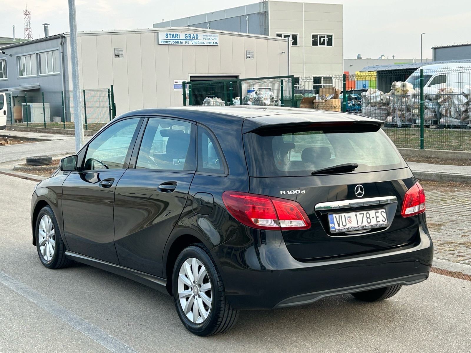 Mercedes-Benz B-klasa 180 d, fotografija 6