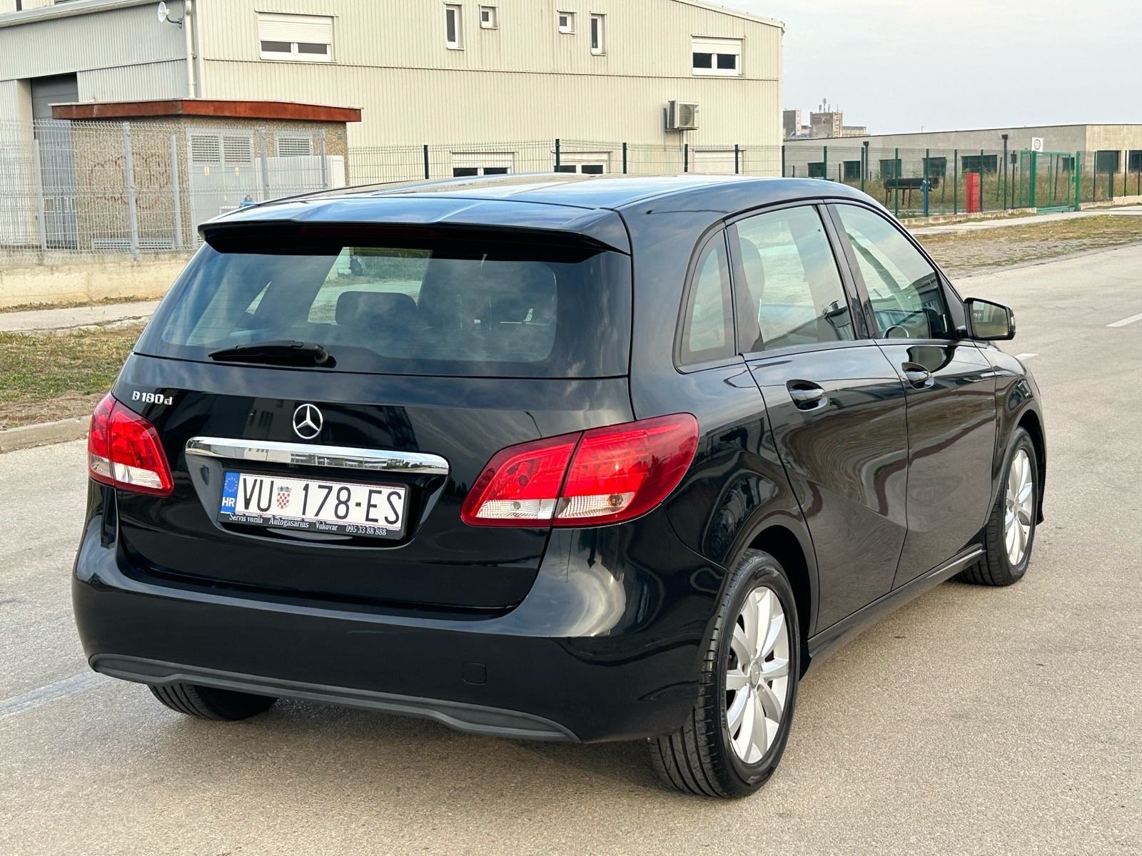 Mercedes-Benz B-klasa 180 d, fotografija 8