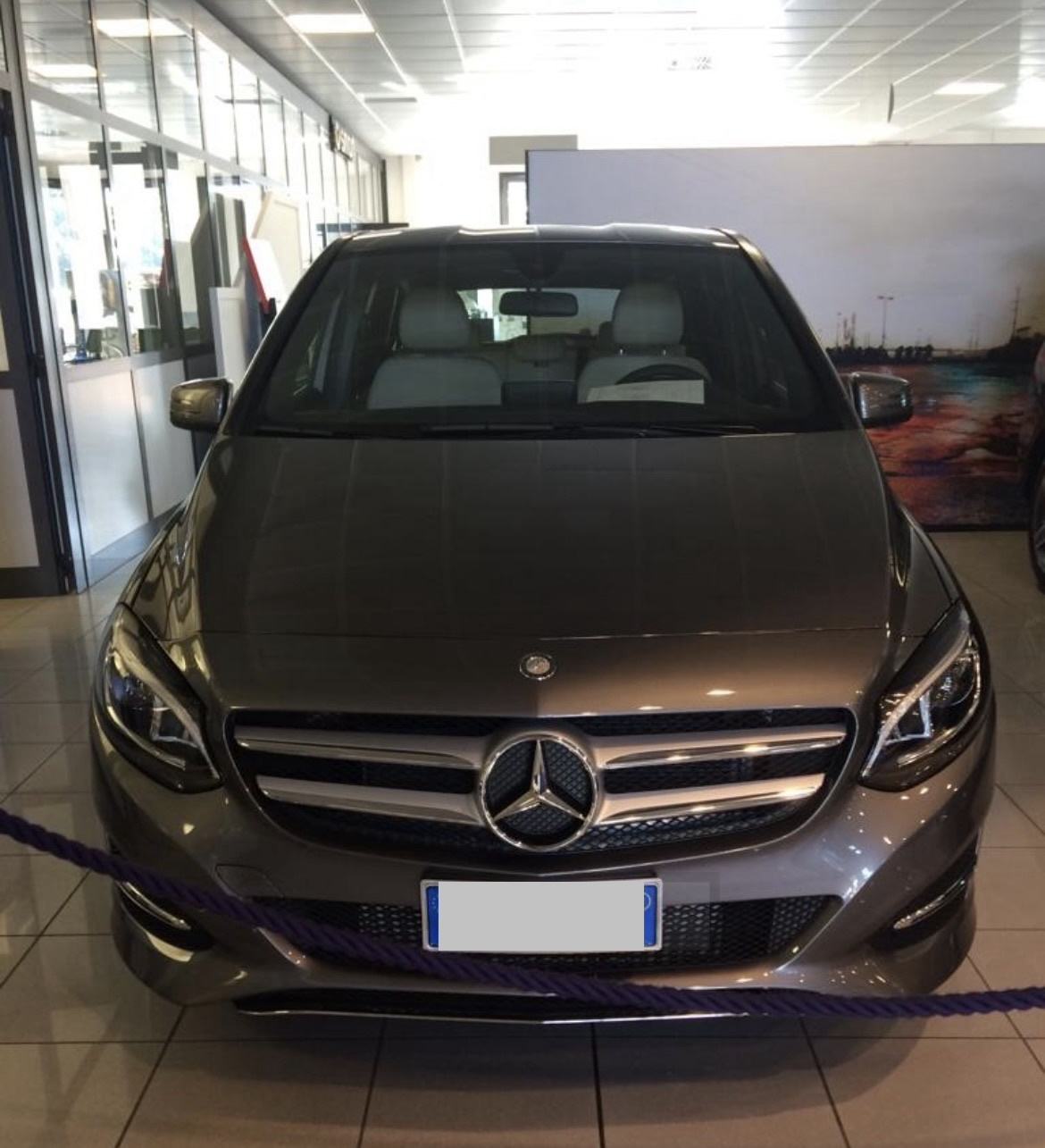 Mercedes-Benz B-klasa 180d, fotografija 3
