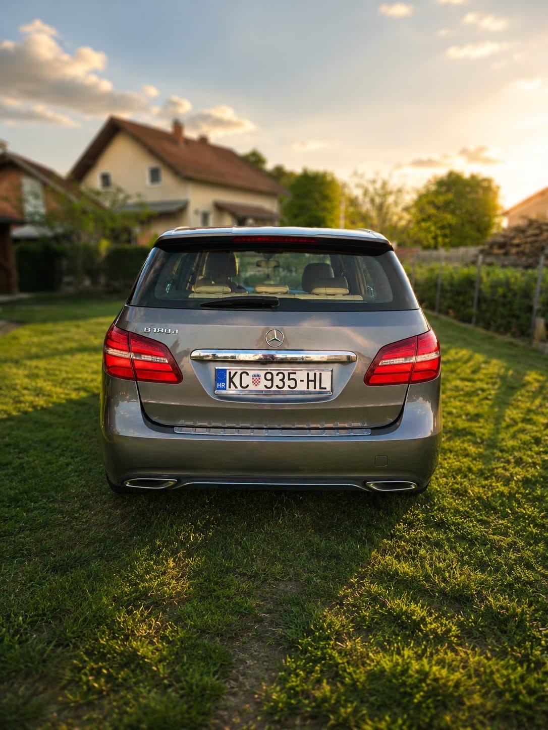 Mercedes-Benz B-klasa 180d, fotografija 5