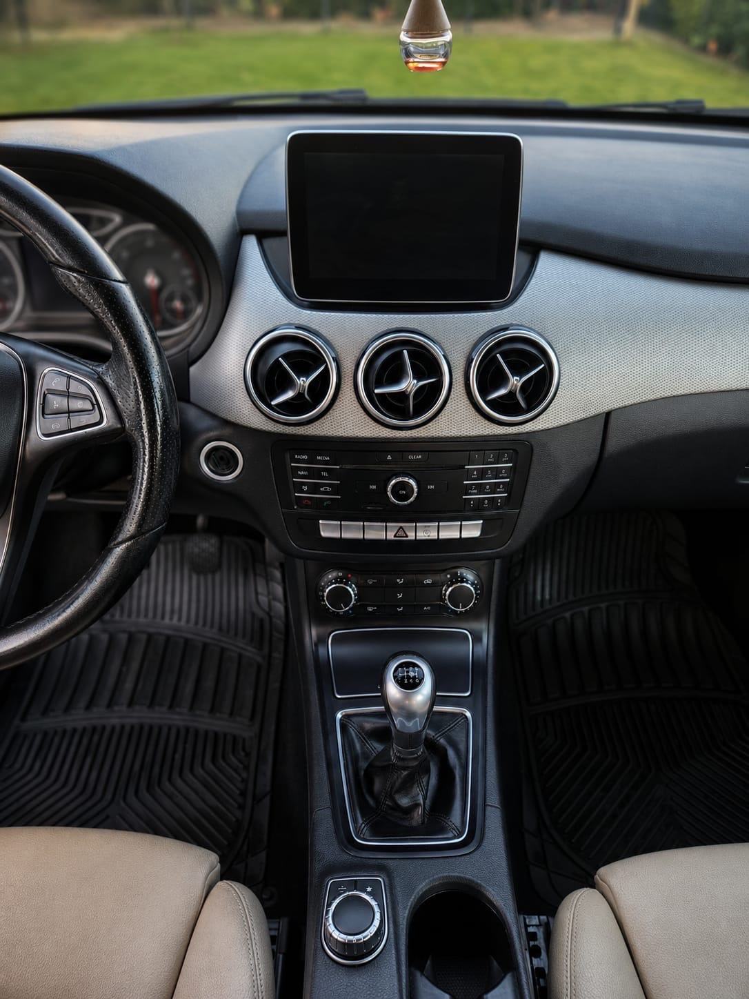 Mercedes-Benz B-klasa 180d, fotografija 9