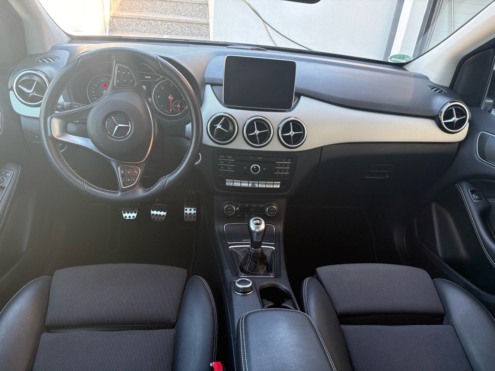 Mercedes-Benz B-klasa 180 d, fotografija 2