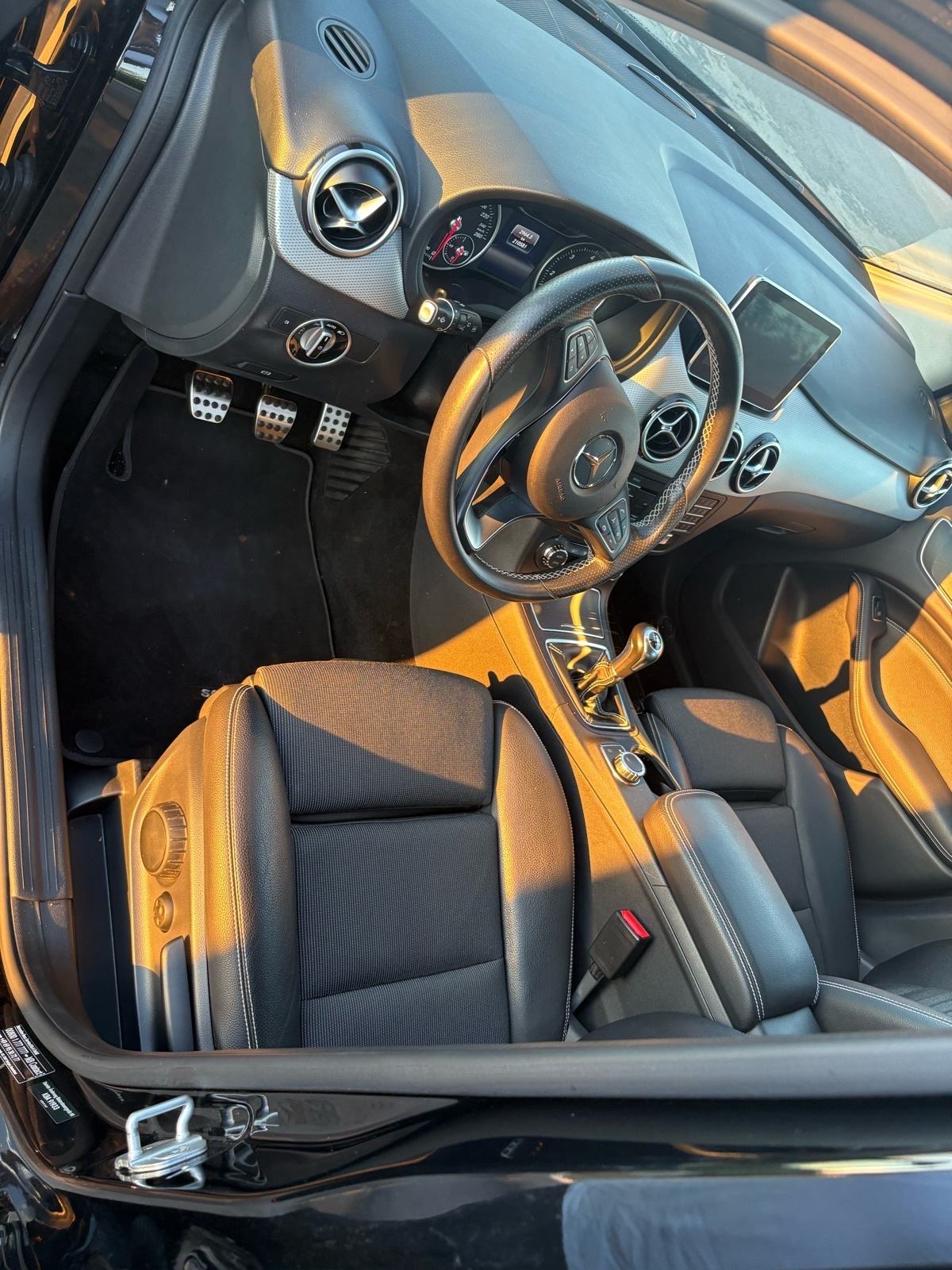 Mercedes-Benz B-klasa 180 d, fotografija 8