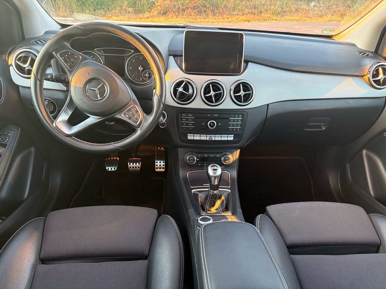 Mercedes-Benz B-klasa 180 d, fotografija 12