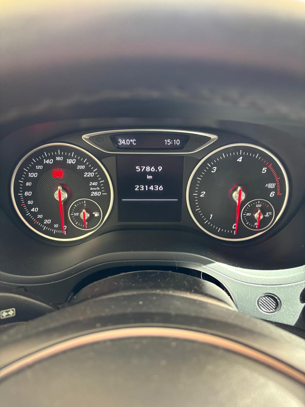 Mercedes-Benz B-klasa 180 d, fotografija 3