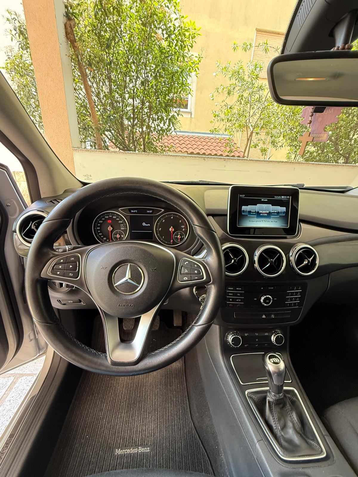 Mercedes-Benz B-klasa 180 d, fotografija 9