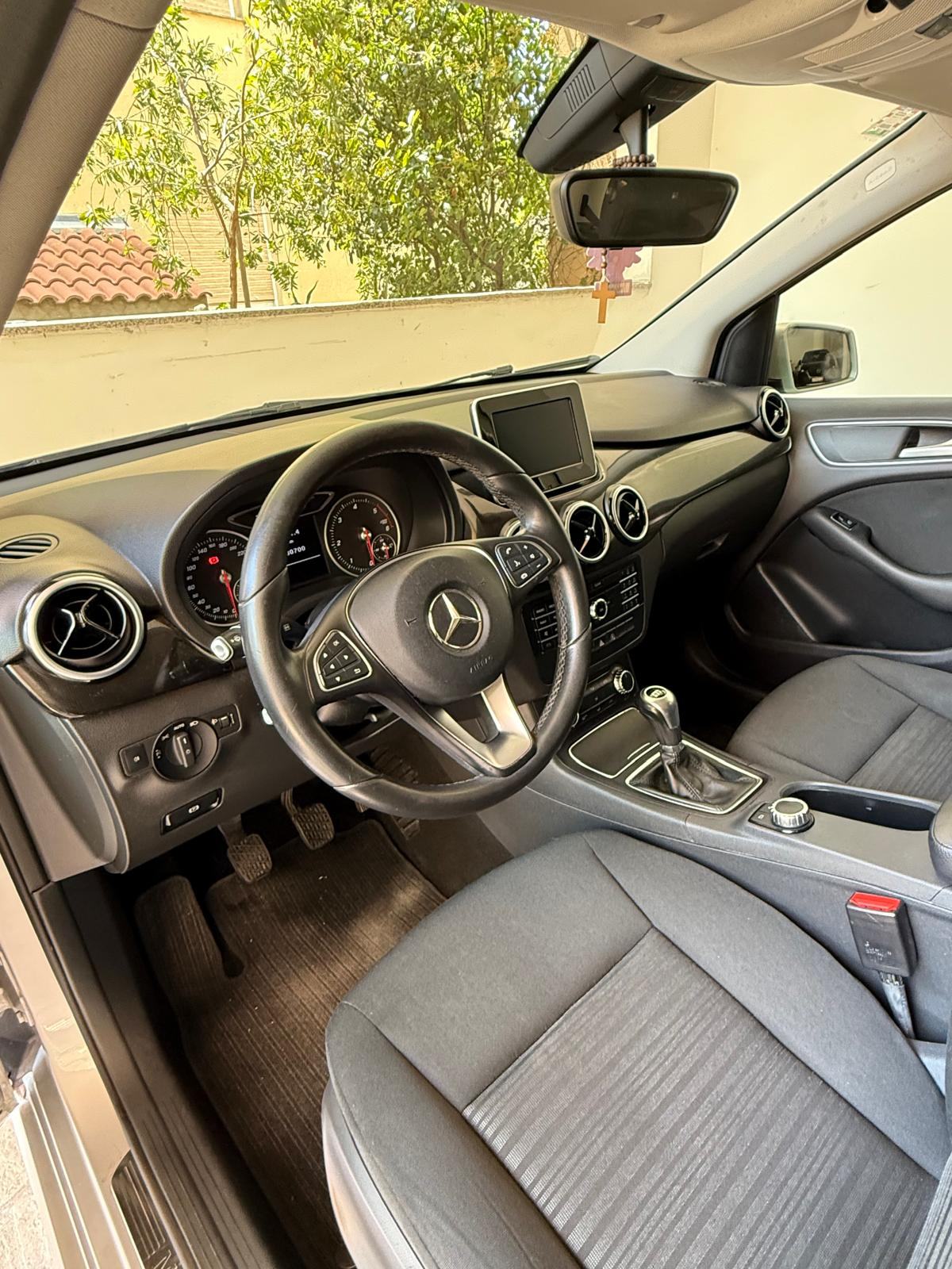 Mercedes-Benz B-klasa 180 d, fotografija 10