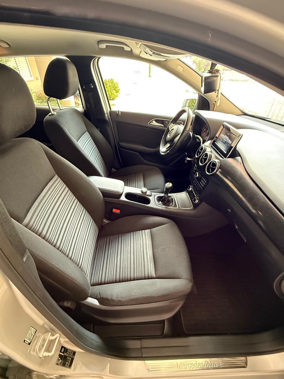 Mercedes-Benz B-klasa 180 d, fotografija 11
