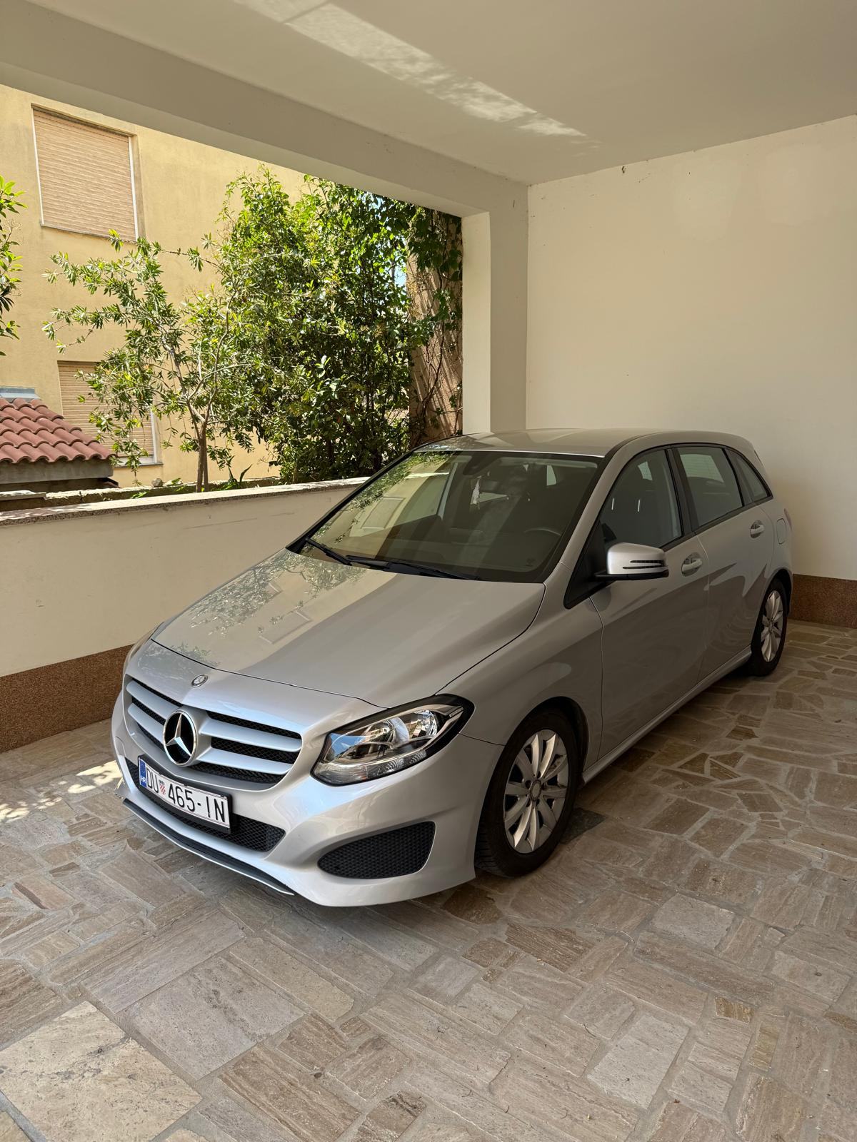 Mercedes-Benz B-klasa 180 d, fotografija 13