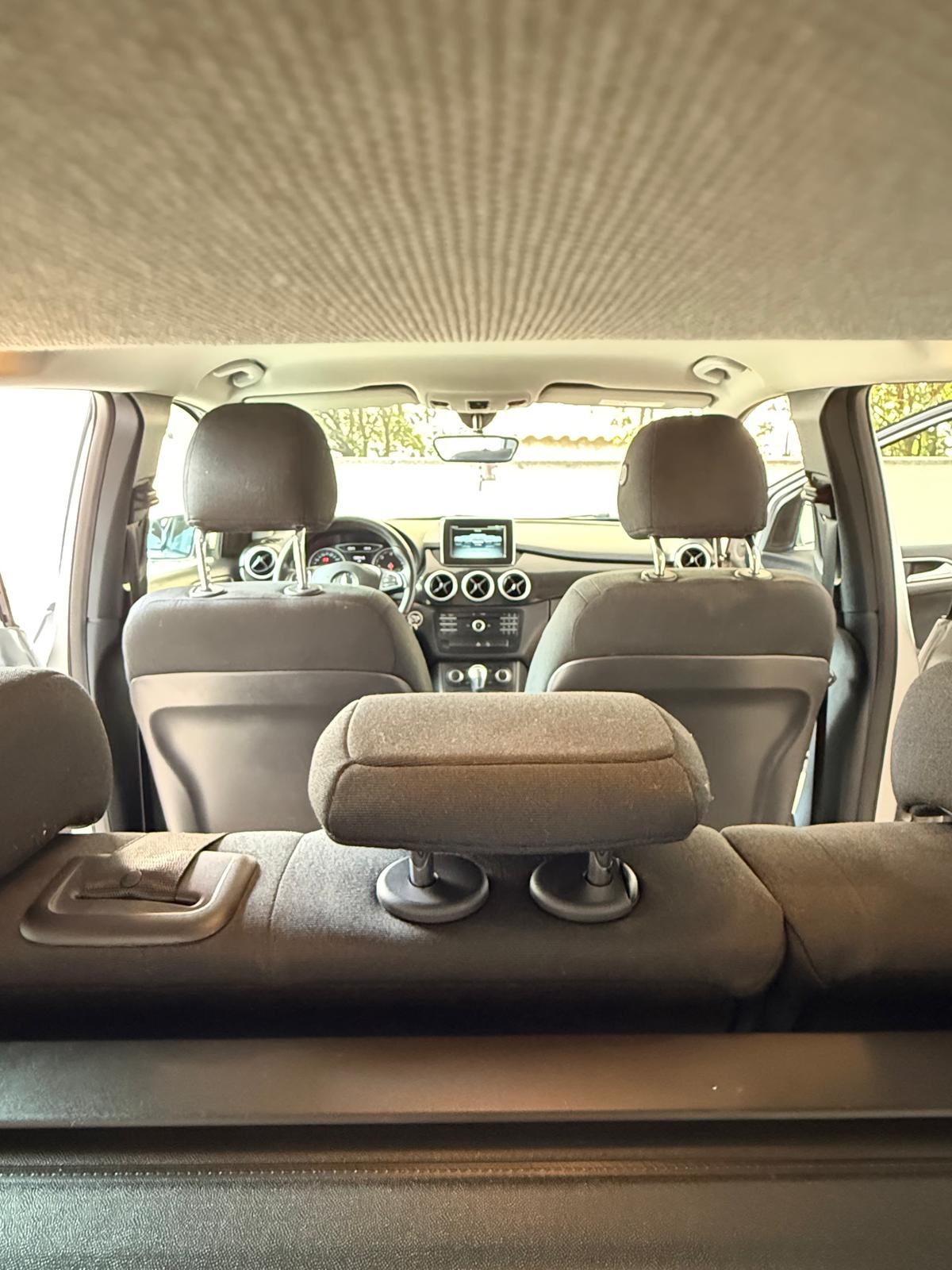 Mercedes-Benz B-klasa 180 d, fotografija 17