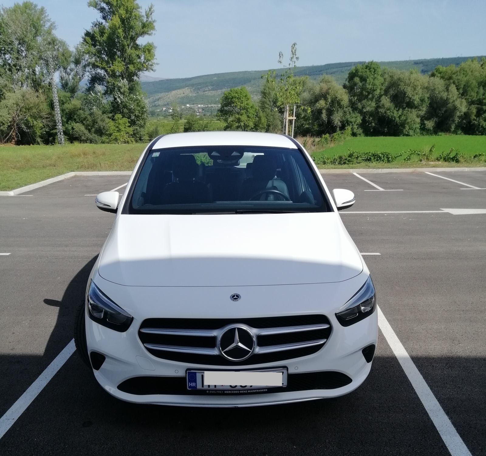 MERCEDES-BENZ B 180 *PROGRESSIVE*, pogled izvana - slika 1