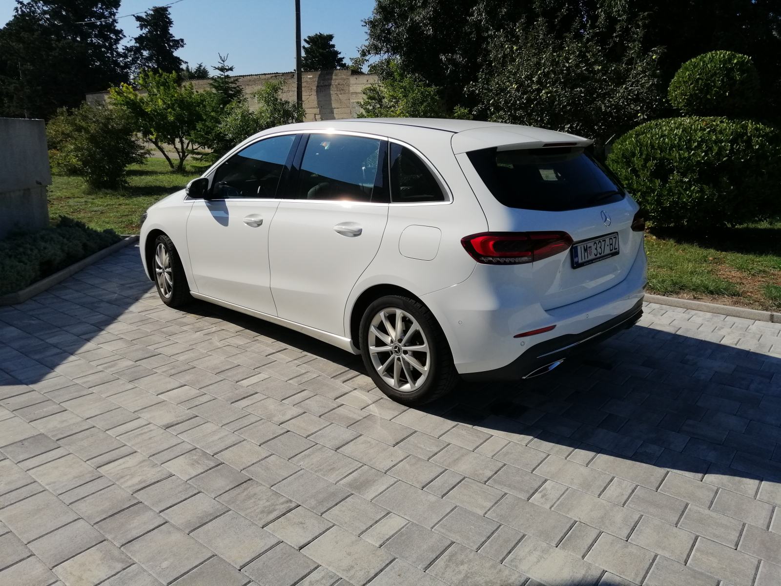 MERCEDES-BENZ B 180 *PROGRESSIVE*, pogled izvana - slika 2