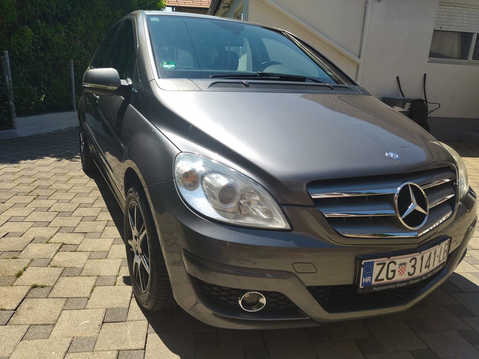 Mercedes-Benz B-klasa 180, fotografija 1