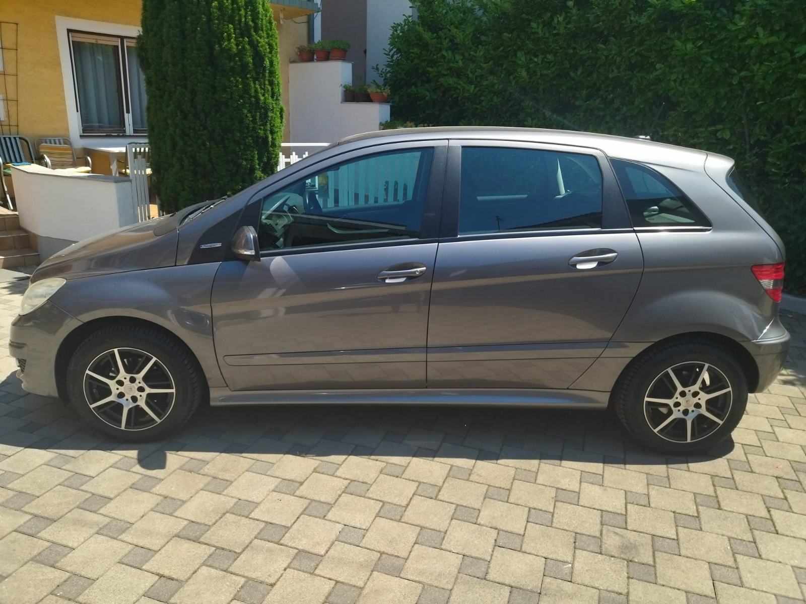 Mercedes-Benz B-klasa 180, fotografija 3