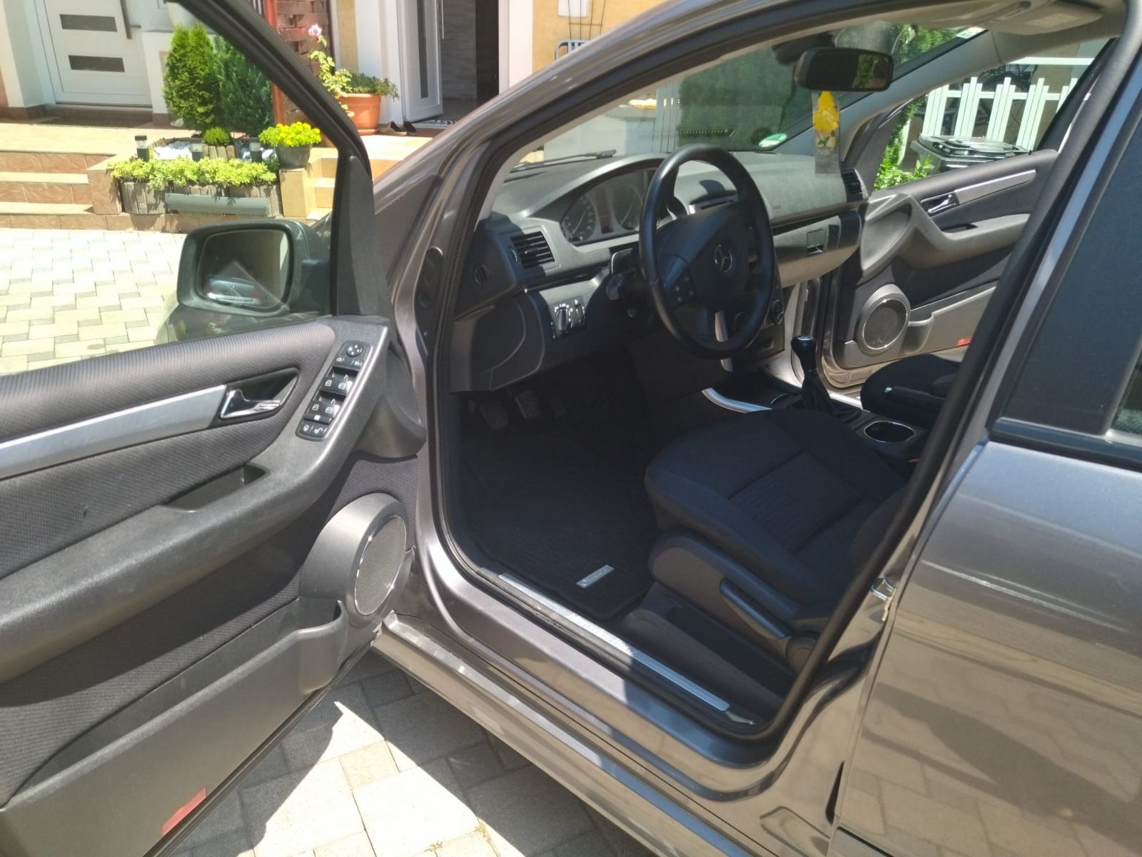 Mercedes-Benz B-klasa 180, fotografija 9