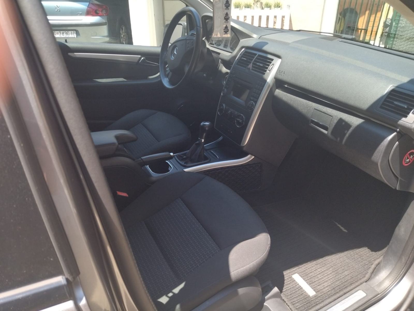 Mercedes-Benz B-klasa 180, fotografija 13