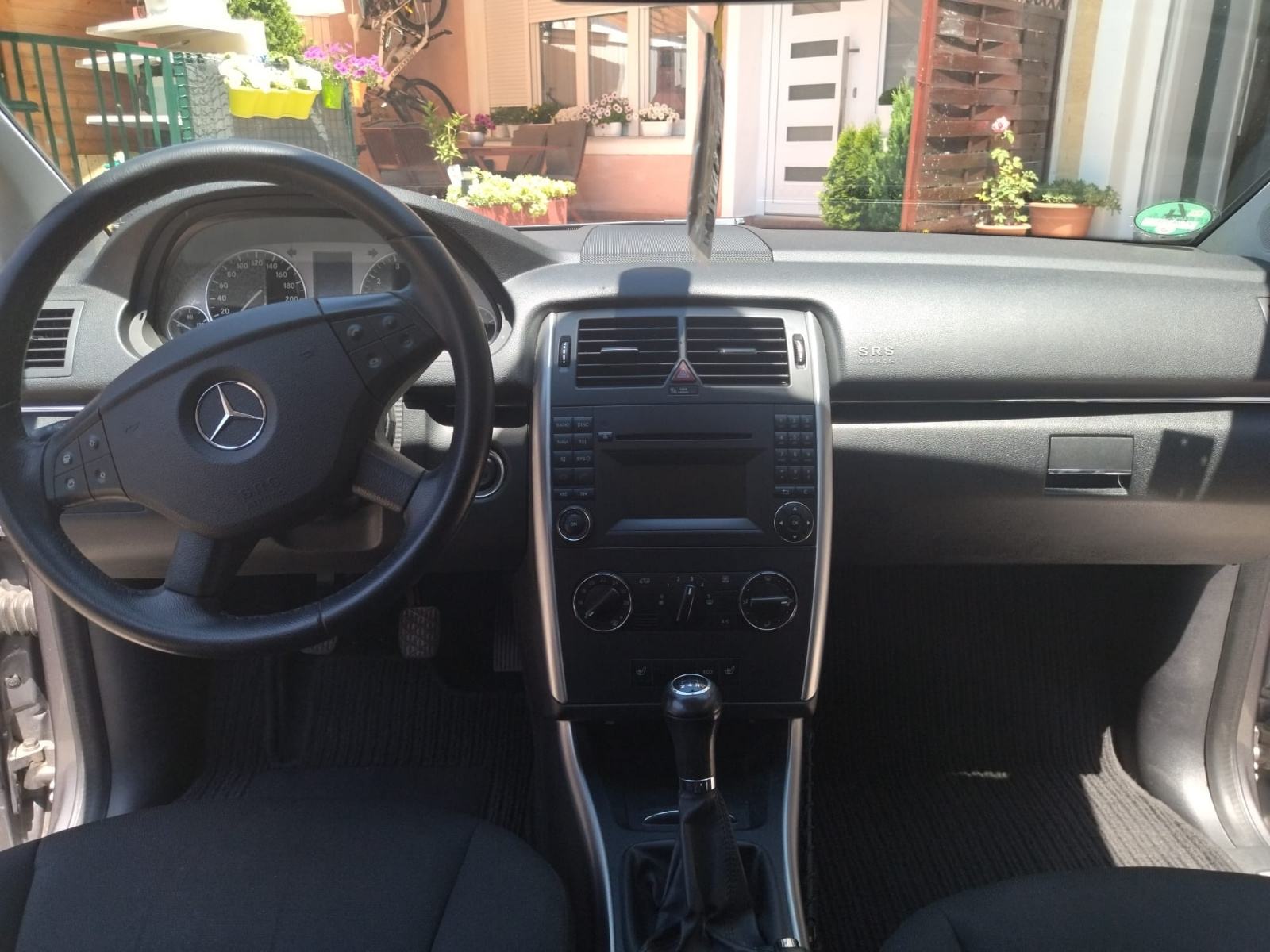 Mercedes-Benz B-klasa 180, fotografija 11