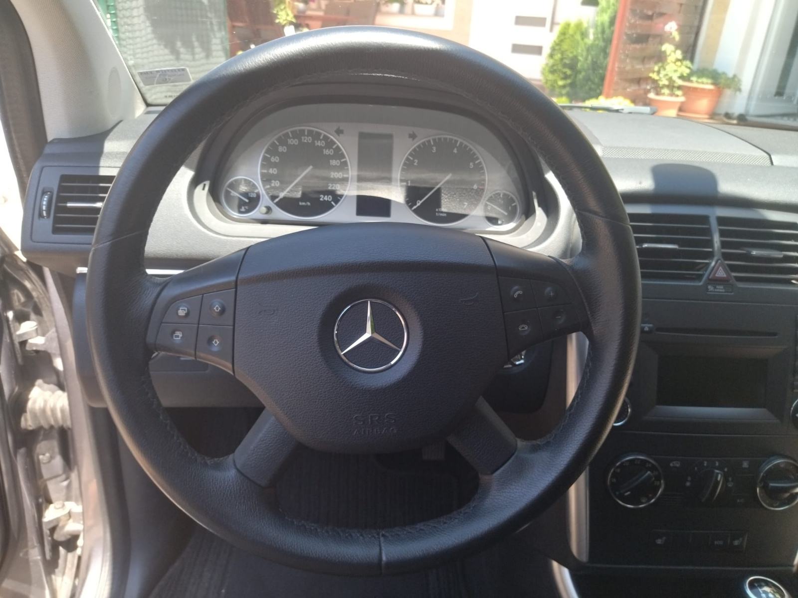 Mercedes-Benz B-klasa 180, fotografija 14