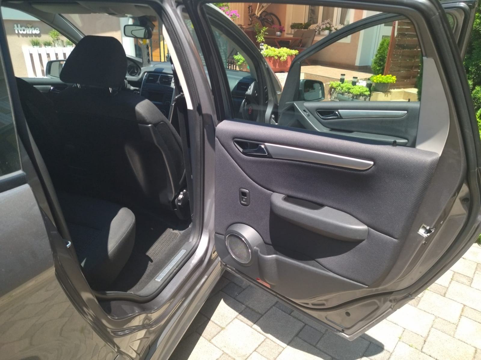 Mercedes-Benz B-klasa 180, fotografija 12