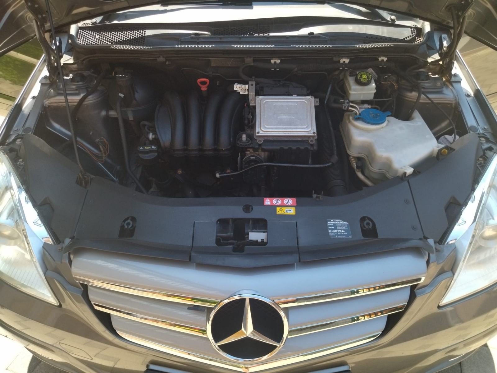 Mercedes-Benz B-klasa 180, fotografija 17