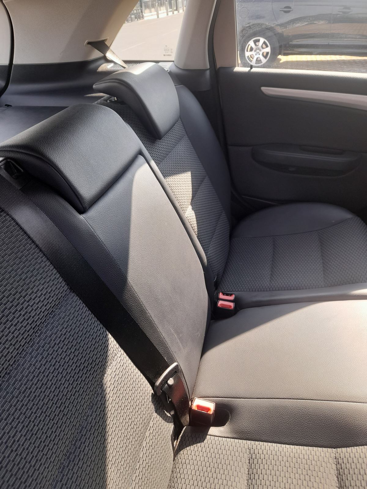 Mercedes-Benz B-klasa 180, fotografija 2