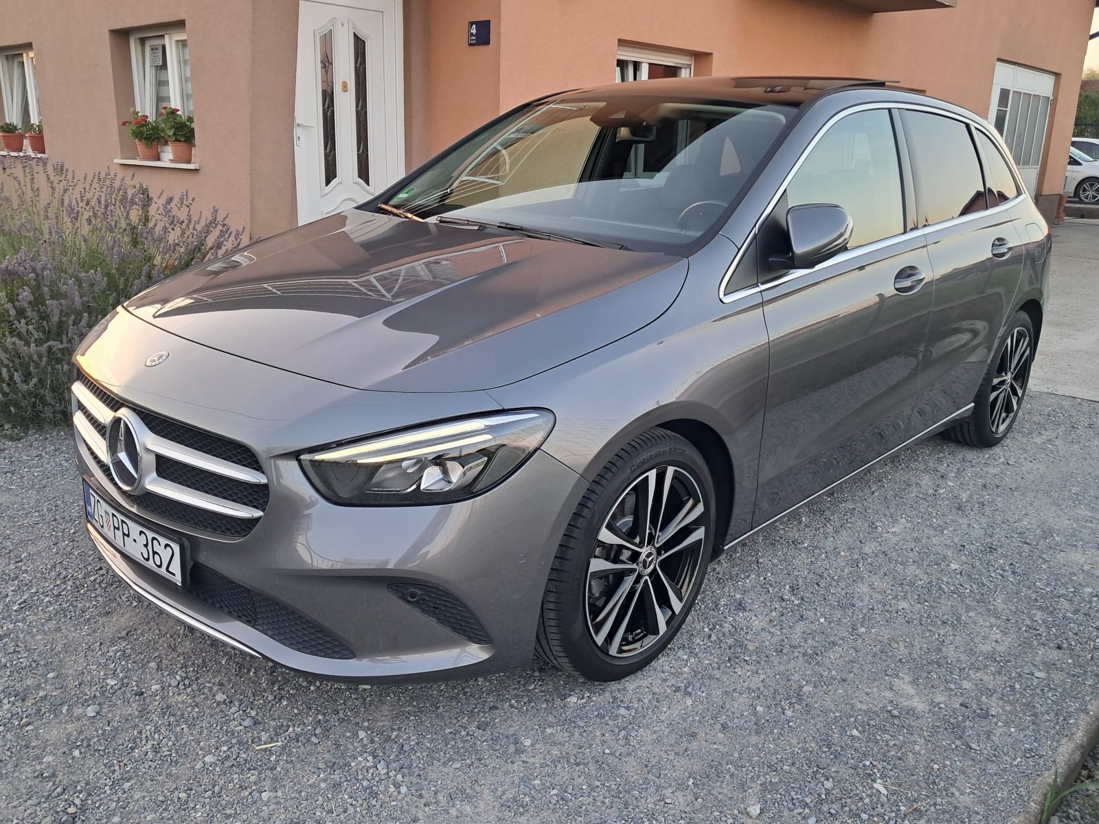 Mercedes-Benz B-klasa 200d*8G-DCT*PANORAMA*KAMERA*FULL LED*WIDESCREEN*, fotografija 2