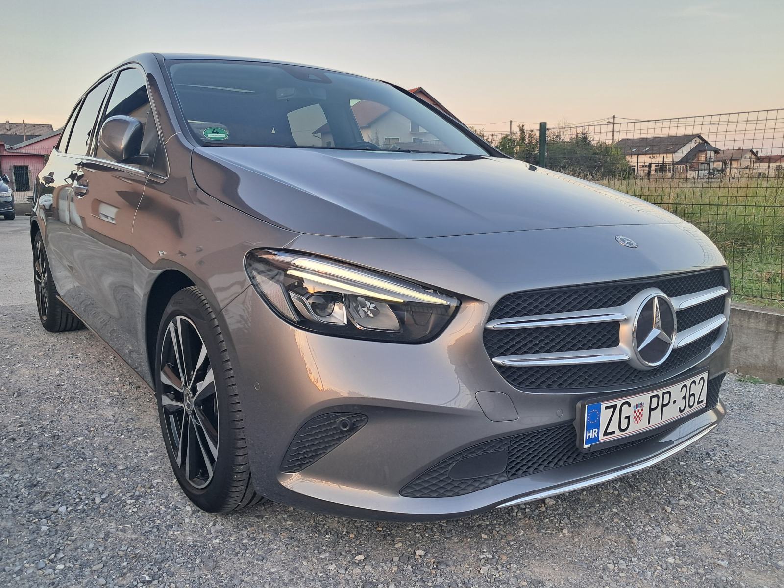 Mercedes-Benz B-klasa 200d*8G-DCT*PANORAMA*KAMERA*FULL LED*WIDESCREEN*, fotografija 10