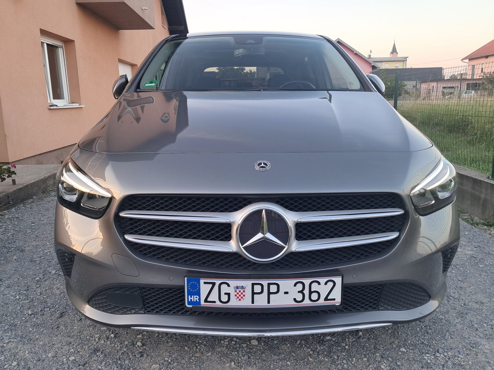 Mercedes-Benz B-klasa 200d*8G-DCT*PANORAMA*KAMERA*FULL LED*WIDESCREEN*, fotografija 11
