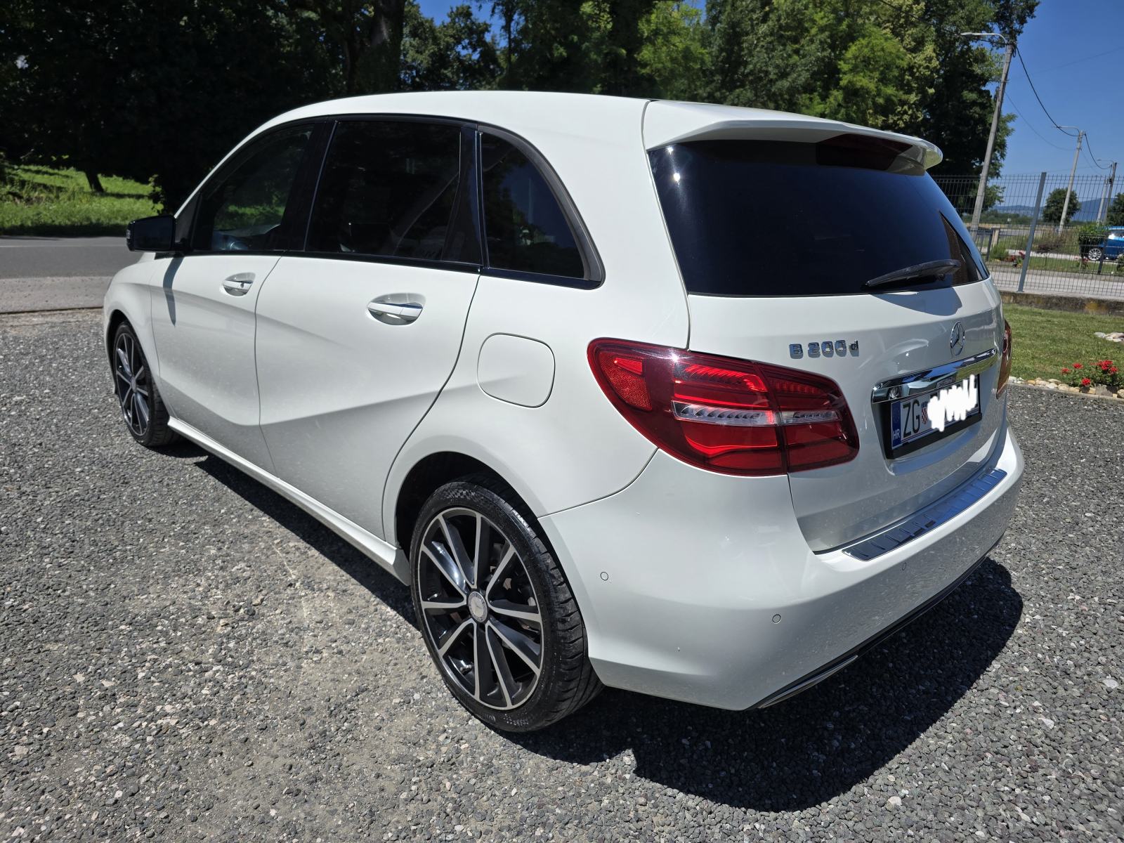 Mercedes-Benz B-klasa 200 BLACK EDIT-AUTOMATIK,PUNO OPREME, ODLIČAN!, fotografija 6