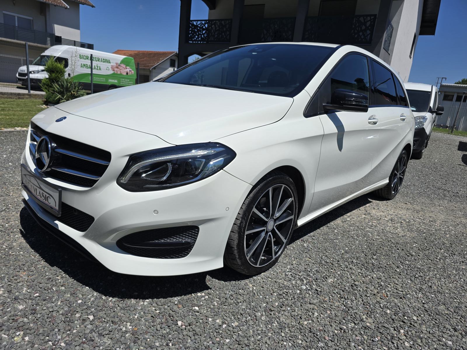 Mercedes-Benz B-klasa 200 BLACK EDIT-AUTOMATIK,PUNO OPREME, ODLIČAN!, pogled izvana - slika 1