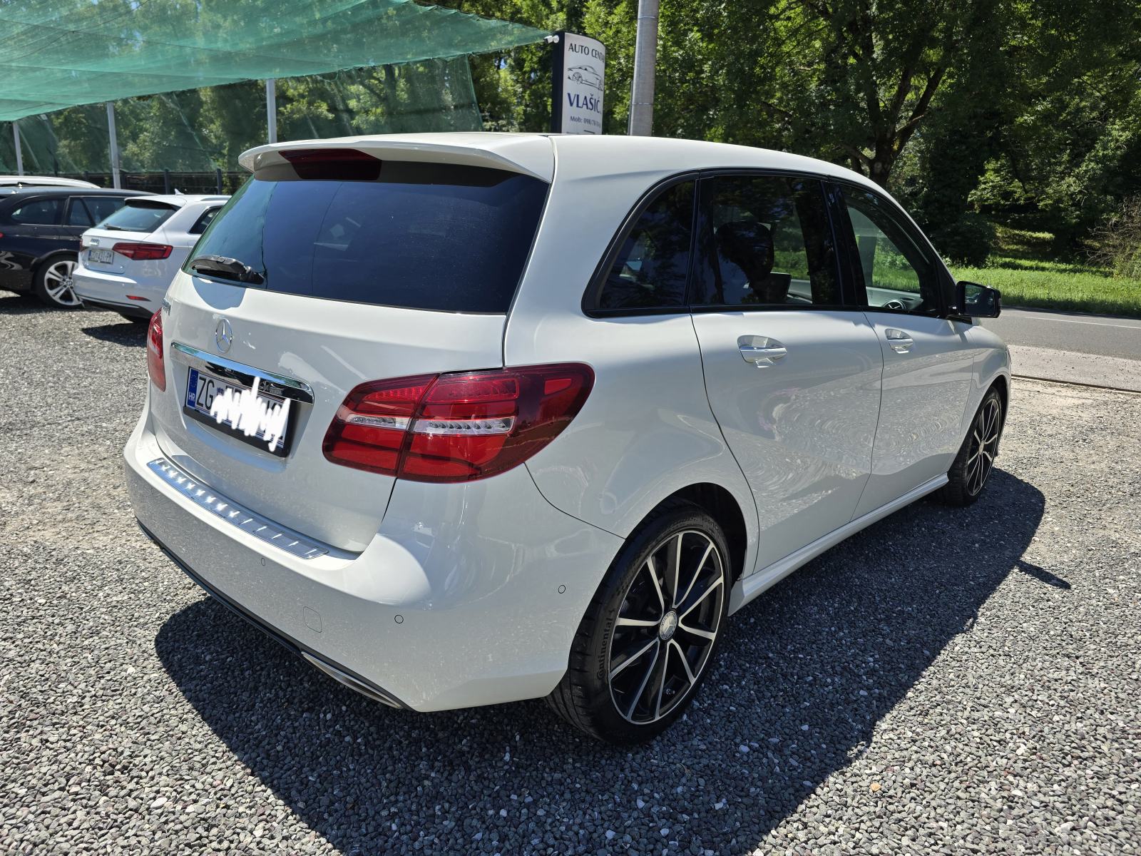 Mercedes-Benz B-klasa 200 BLACK EDIT-AUTOMATIK,PUNO OPREME, ODLIČAN!, fotografija 7