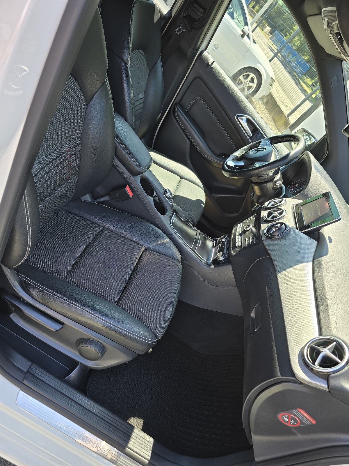 Mercedes-Benz B-klasa 200 BLACK EDIT-AUTOMATIK,PUNO OPREME, ODLIČAN!, fotografija 11