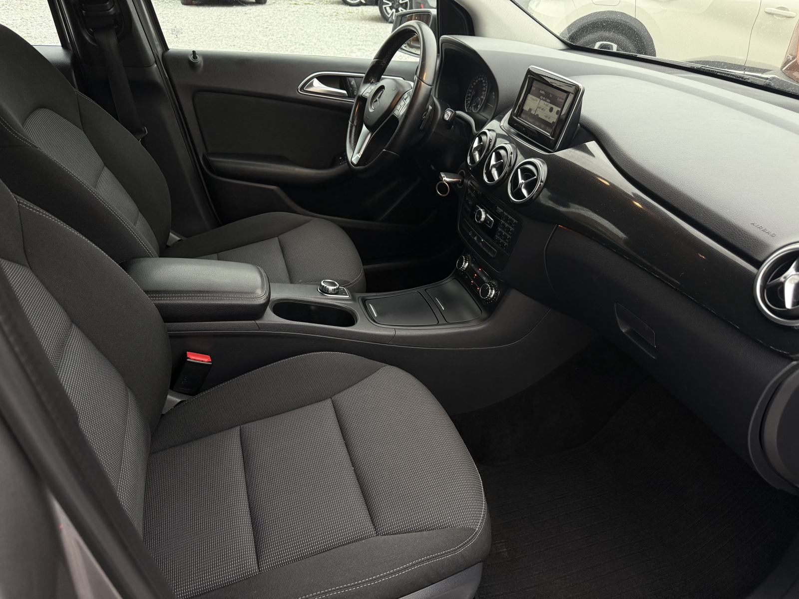 Mercedes-Benz B-klasa 200 CDI Automatik * URBAN *, fotografija 12