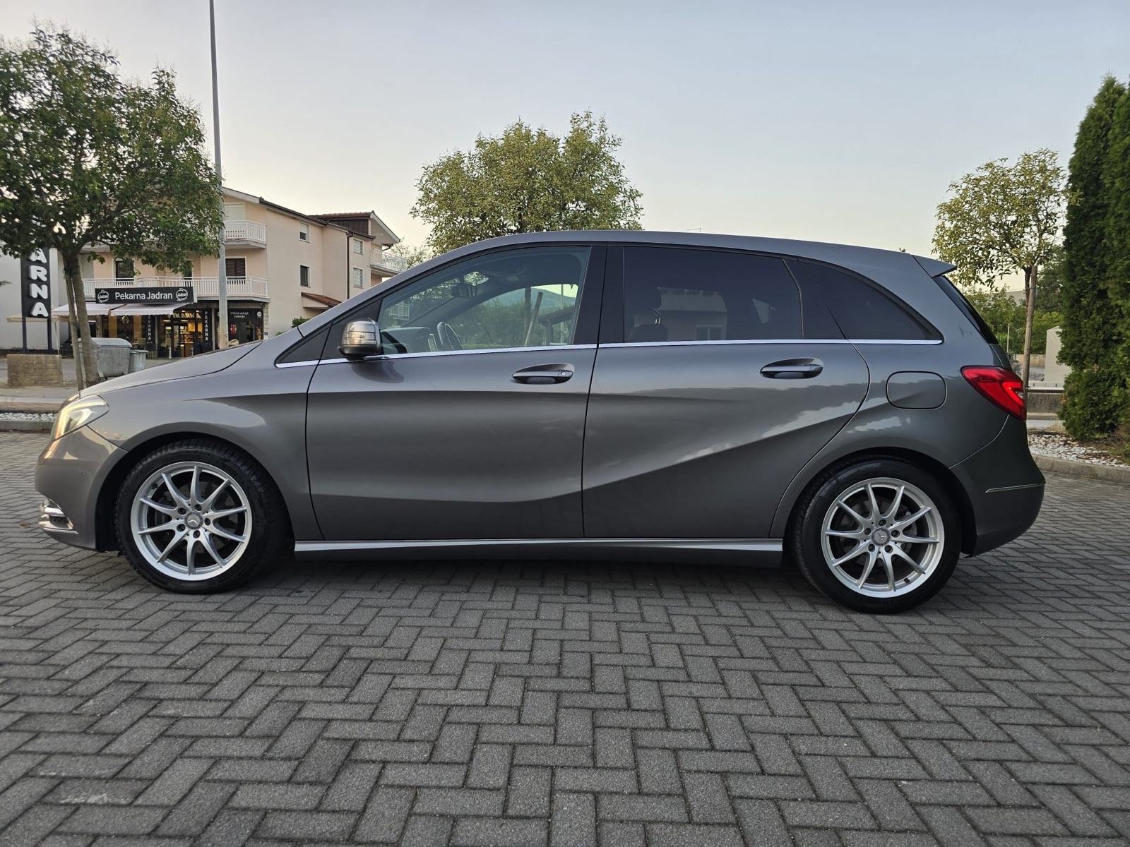 Mercedes-Benz B-klasa 200 CDI SPORT automatik, fotografija 4