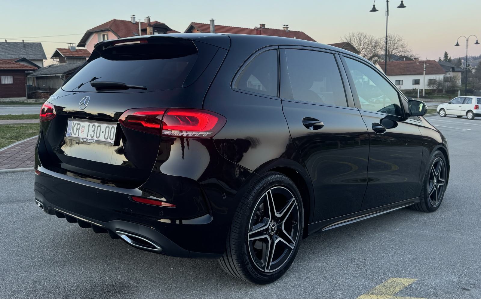 Mercedes-Benz B-klasa 200d AMG SPECIAL EDITION automatik,top stanje!!!, fotografija 10