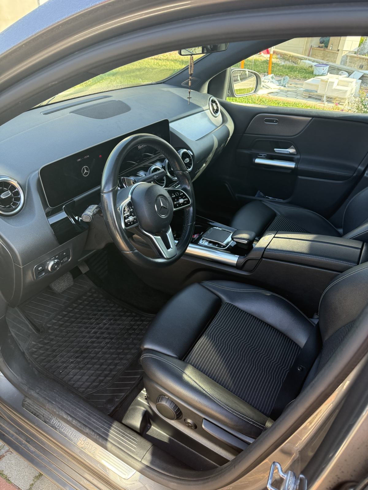 Mercedes-Benz B-klasa 200 d, fotografija 3