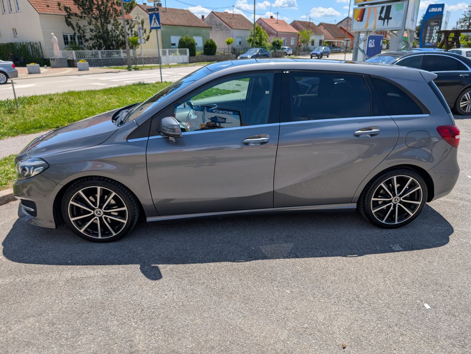 Mercedes-Benz B-klasa 200 d, pogled izvana - slika 2