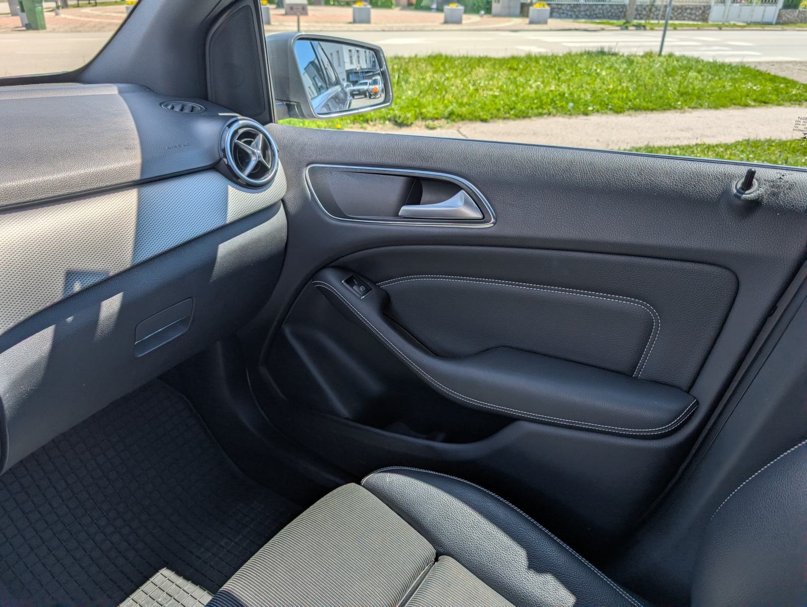 Mercedes-Benz B-klasa 200 d, fotografija 9