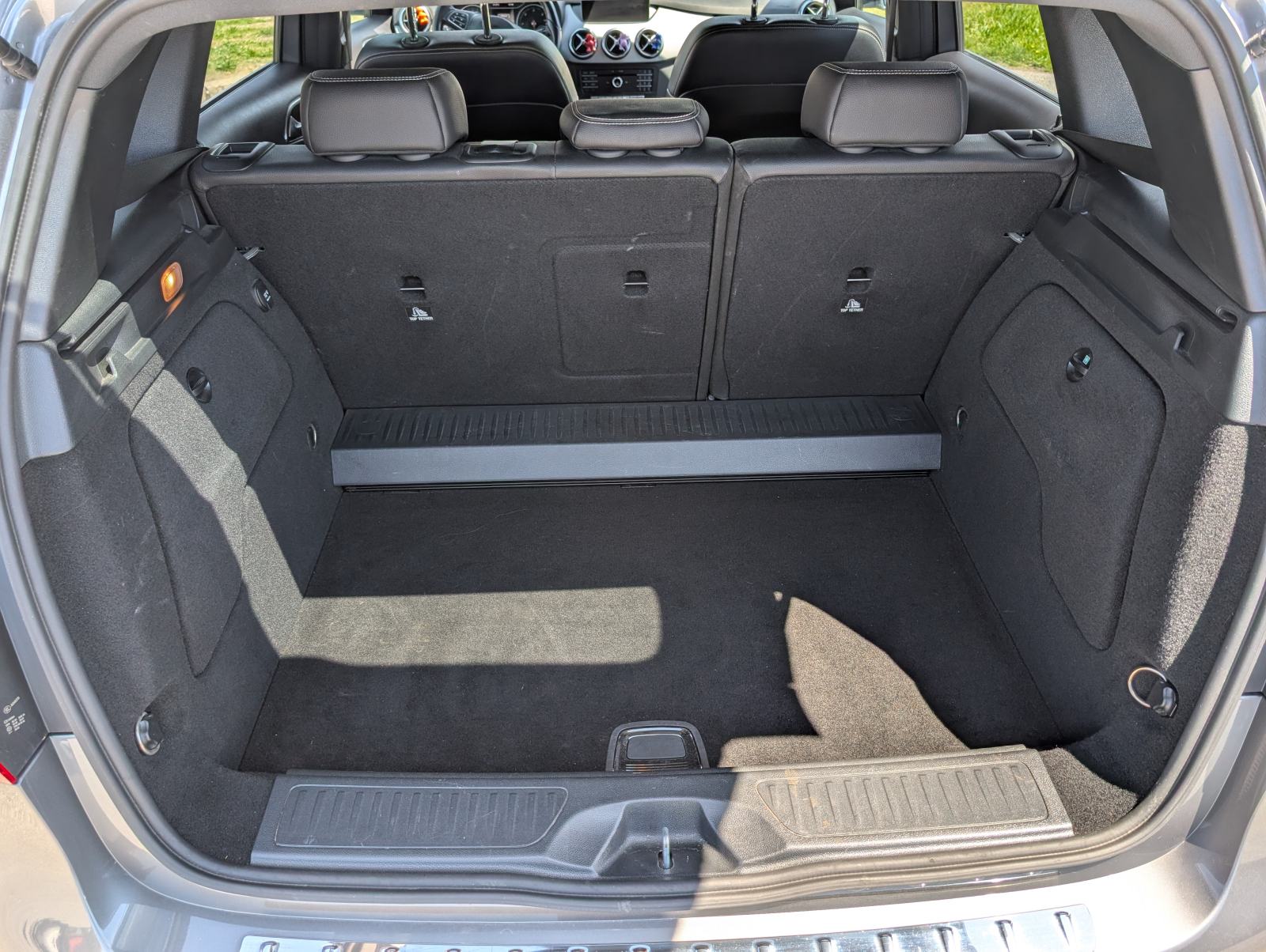 Mercedes-Benz B-klasa 200 d, fotografija 13